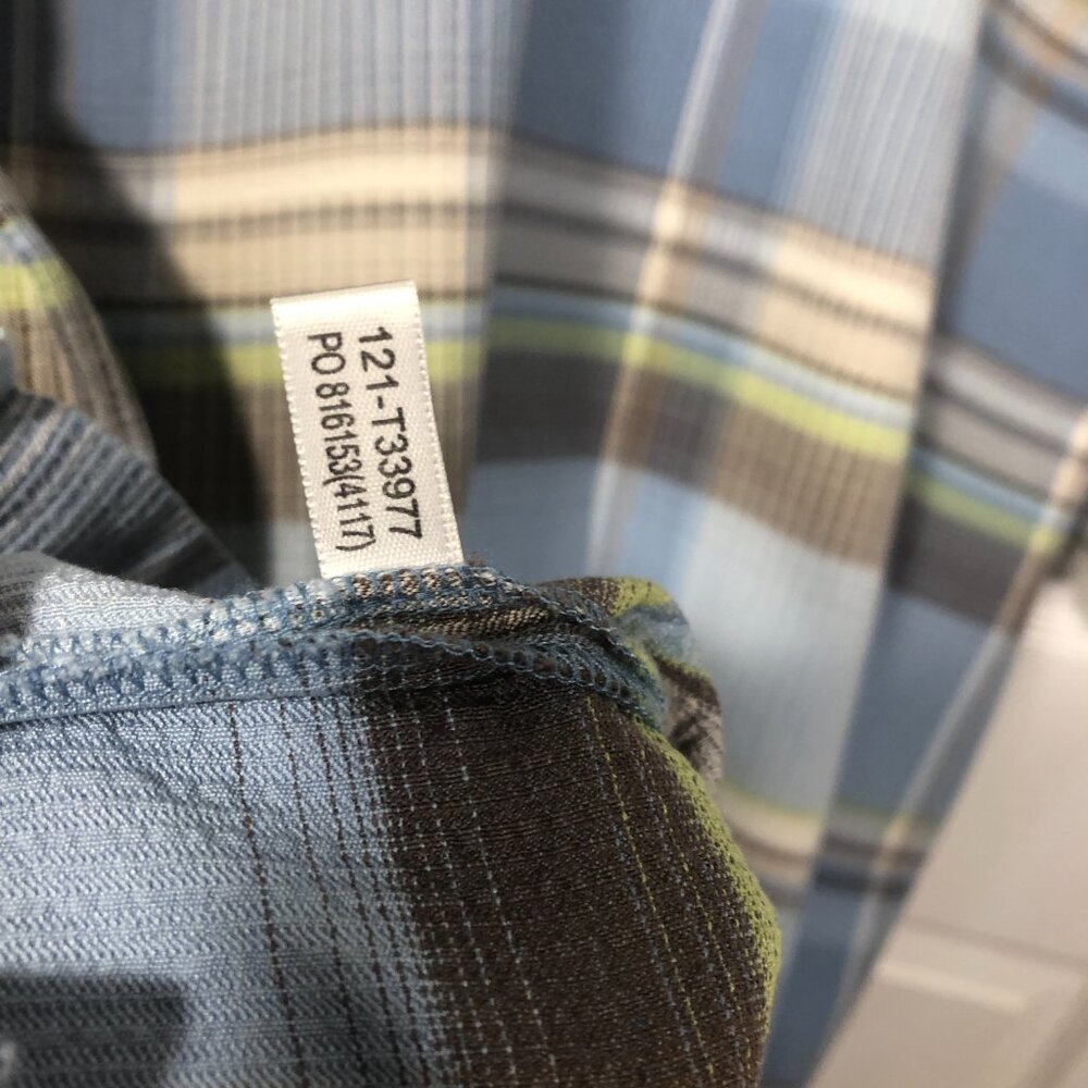 Tommy Bahama men blue and gray plaid motive short sleeve silk shirt, size L - Picture 8 of 11